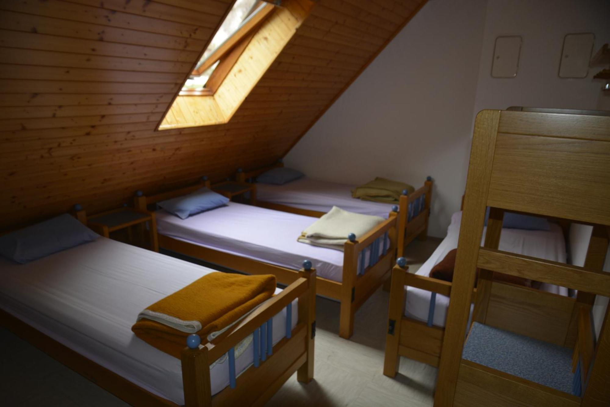 罗格坡曼戈唐 Pus Bavsica旅舍 外观 照片