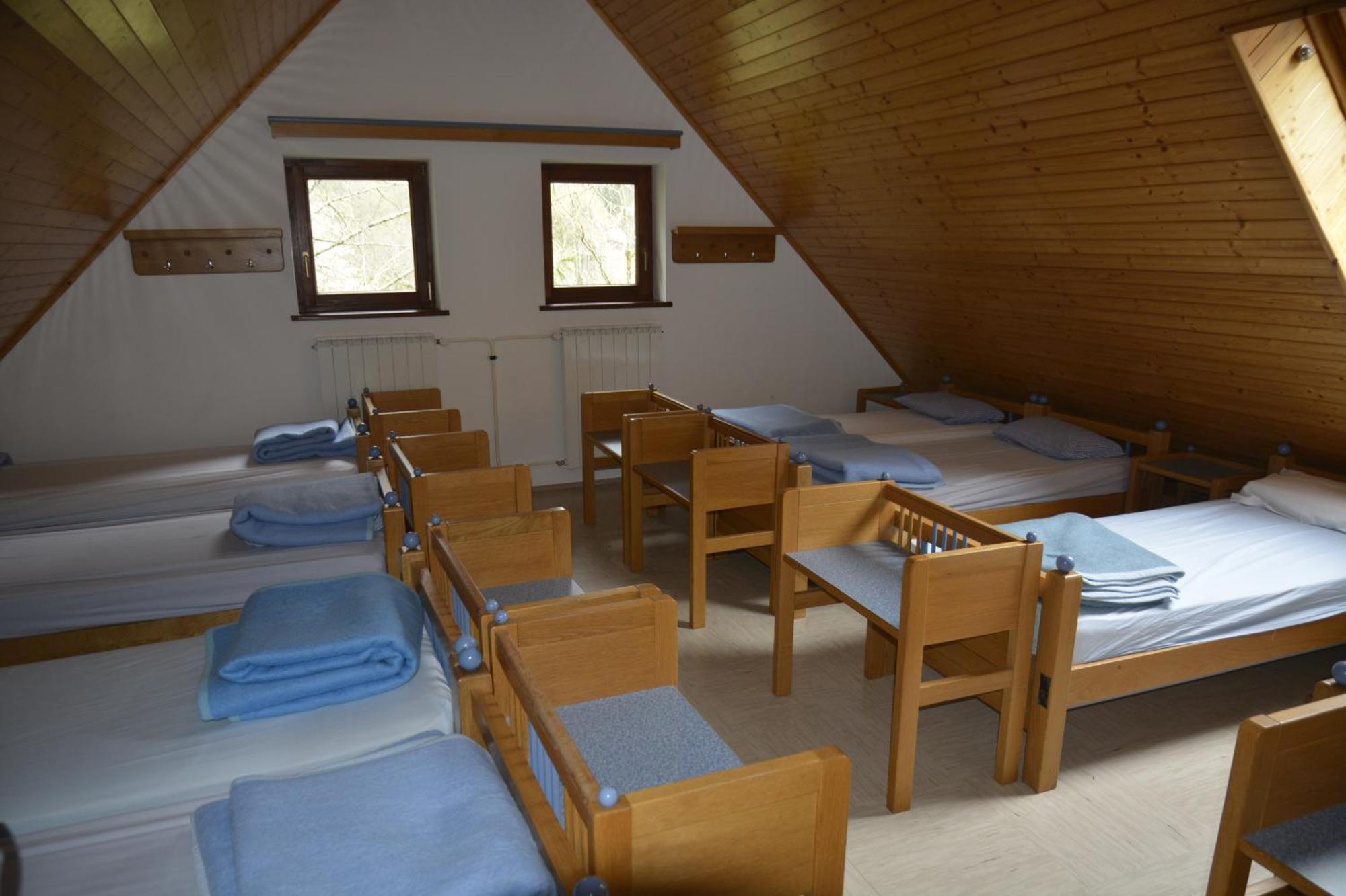 罗格坡曼戈唐 Pus Bavsica旅舍 外观 照片