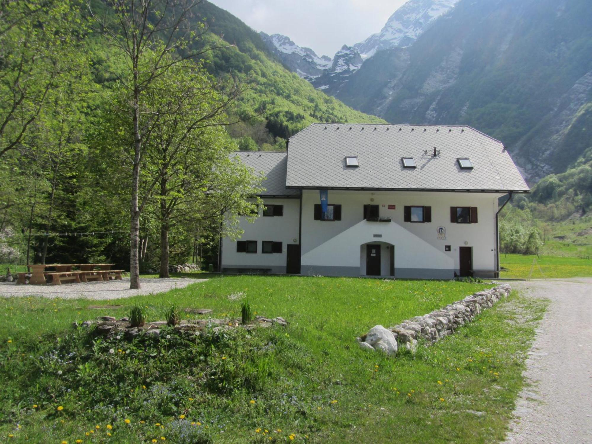罗格坡曼戈唐 Pus Bavsica旅舍 外观 照片